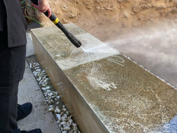 Best Garage Pressure Washing  in South Wenatchee, WA